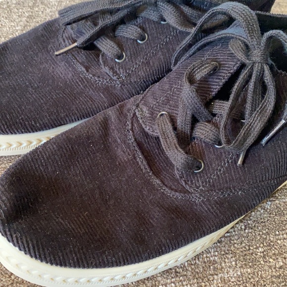 Rocket Dog men’s black corduroy sneakers; size 11 - Picture 2 of 9